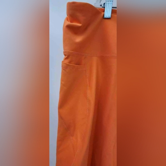 Old Navy High Rise Power Soft Bike Short, Orange, 4X - Picture 6 of 9
